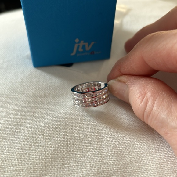 NWT Bella Luce White Diamond simulant Rhodium over Sterling Silver Ring - Size 6 - Picture 5 of 6